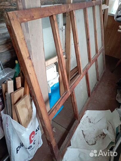 Деревянная оконная рама