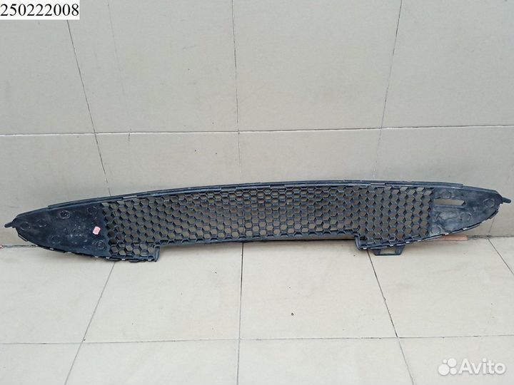 Решетка в бампер центральная Peugeot 206