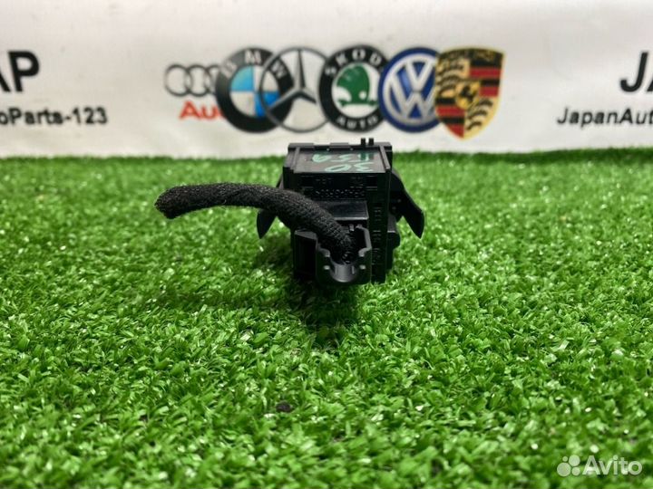 Кнопка Volkswagen Golf 1K 1.4 CAX 2011