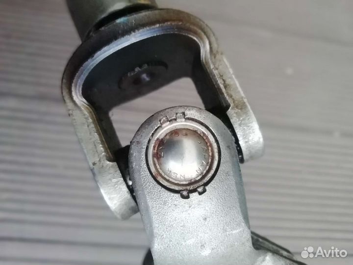 Рулевой вал