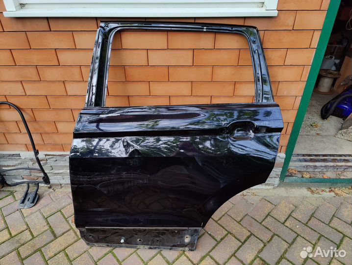Дверь задняя левая Tiguan 2