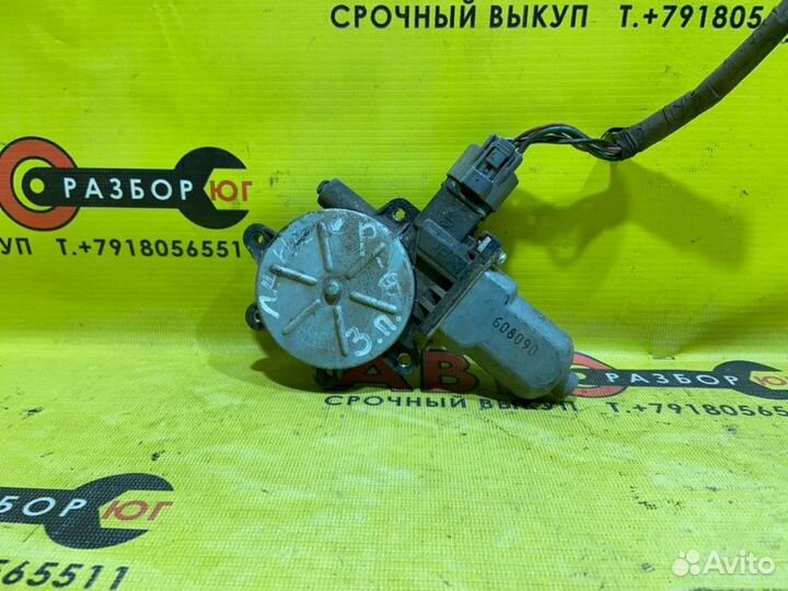Мотор стеклоподъемника задний правый Mitsubishi