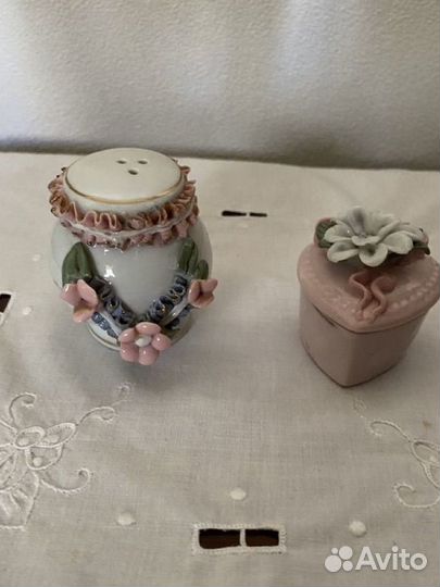 Шкатулка и солонка фарфор