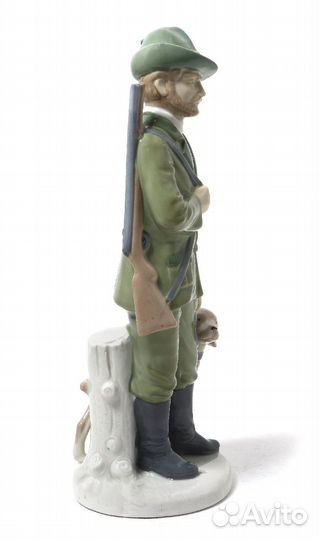 Фарфоровая фигура 