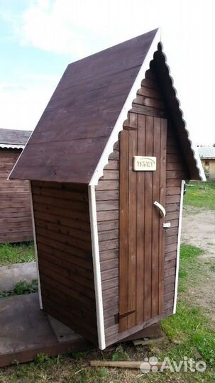 Туалет дачный деревянный
