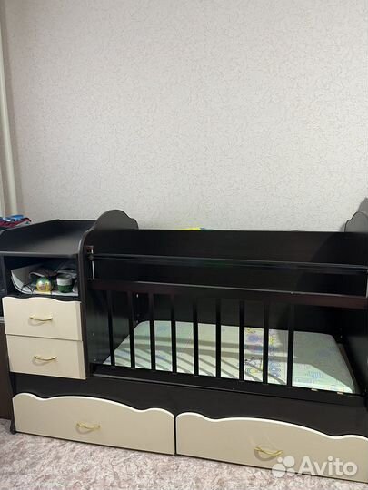 Кровать с маятником