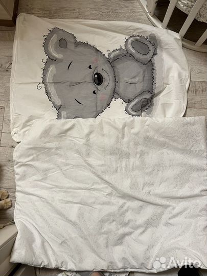 Детское одеяло и подушка в кроватку