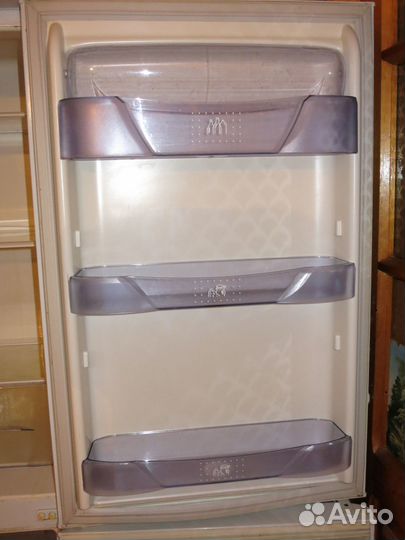 Холодильник Бирюса, надо закачать фреон