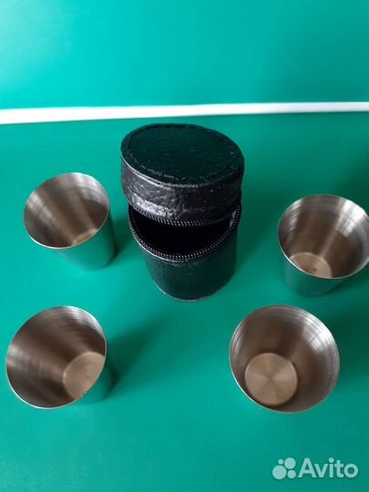 Фляга со стопками