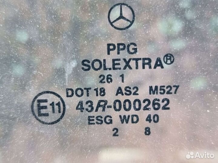 Стекло двери передней левой Mercedes W210