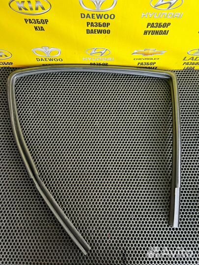 Резинка стекла задняя правая LADA largus - 2325