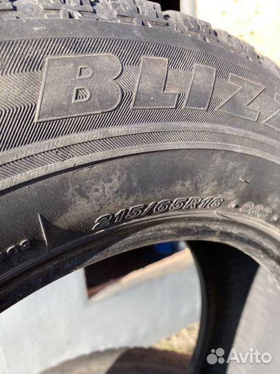 Bridgestone Blizzak Ice 215/65 R16