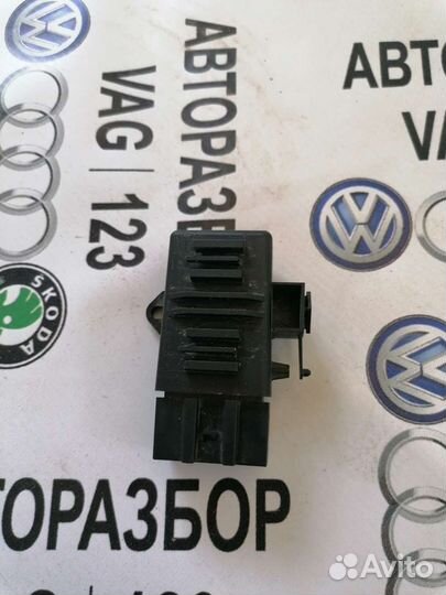 Блок подогрева сидений Шкода Рапид