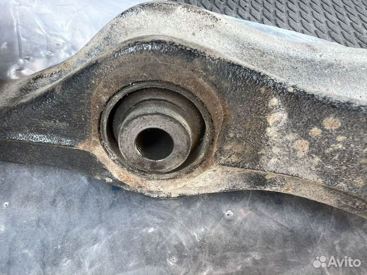 Рычаг передний правый TRW touareg 1