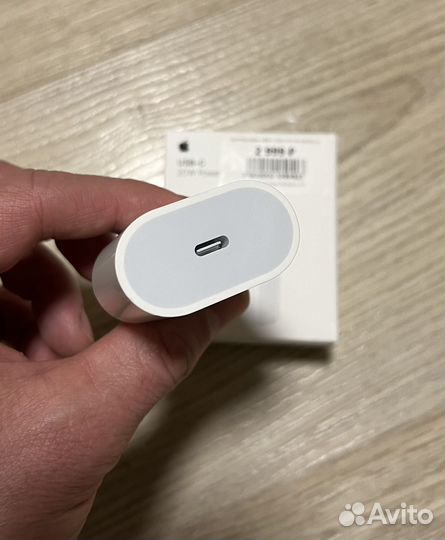 Блок зарядки на iPhone 20w