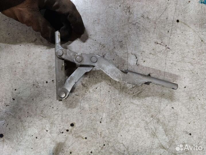 Левая Петля капота Hyundai sonata 4 EF