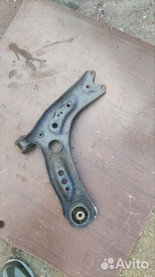 Рычаг передний левый Skoda Octavia A7