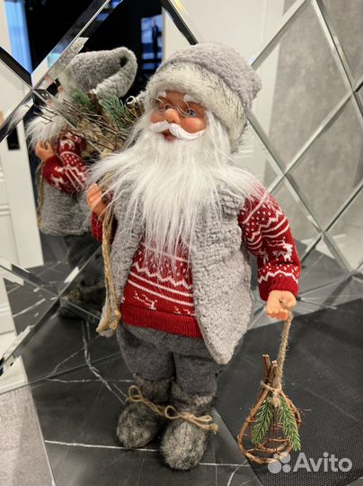 Дед мороз, снегурочка под ёлку, и венок