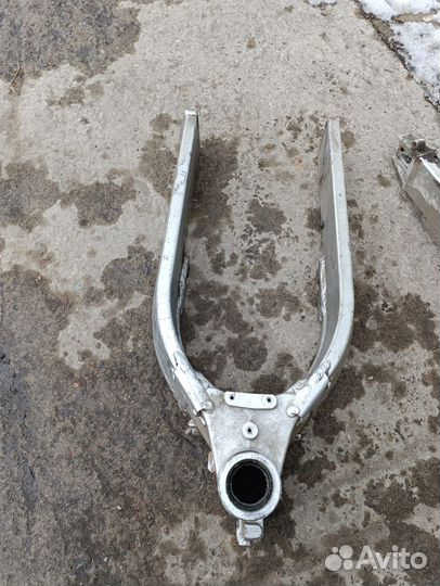 Dl1000 v-strom рама с документами 2002г