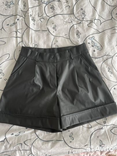 Кожаные шорты