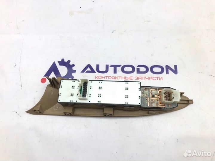 Блок управления стеклоподъемниками Hyundai Sonata