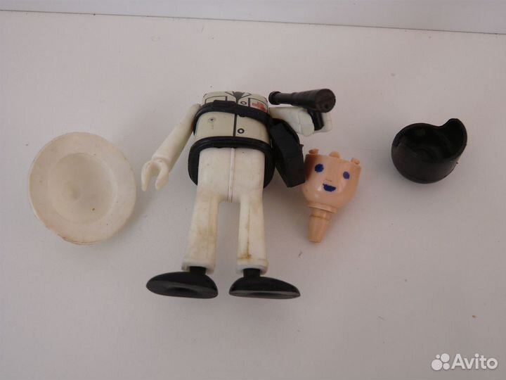Фигурки роботов-мастеров для сервантов. полок