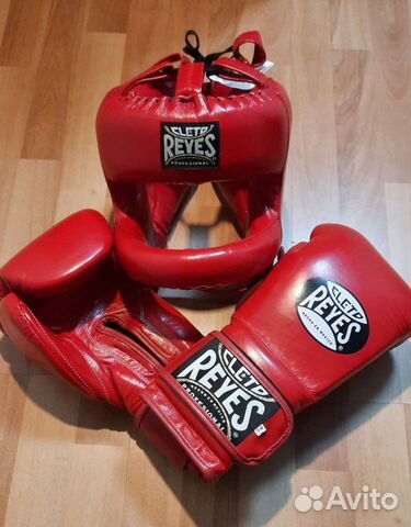 Боксерские перчатки, шлем Cleto Reyes