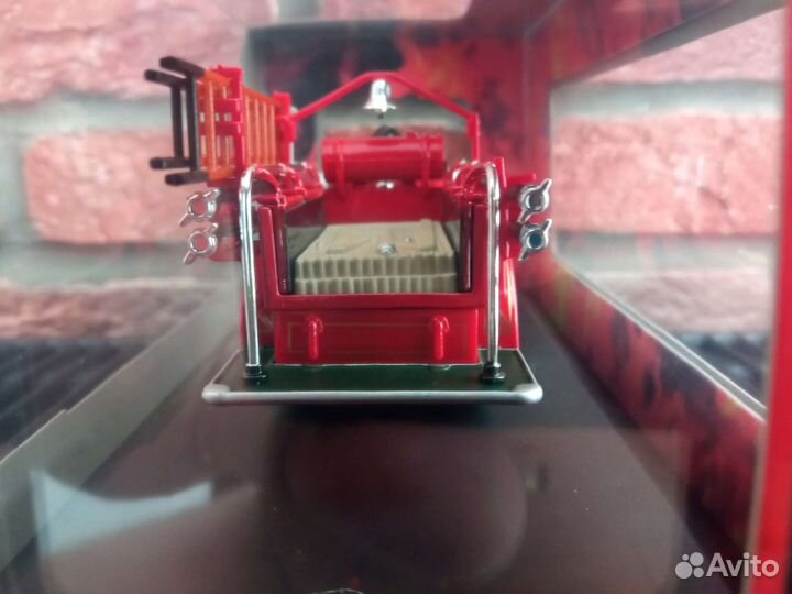 Модель пожарной машины Maxim C1