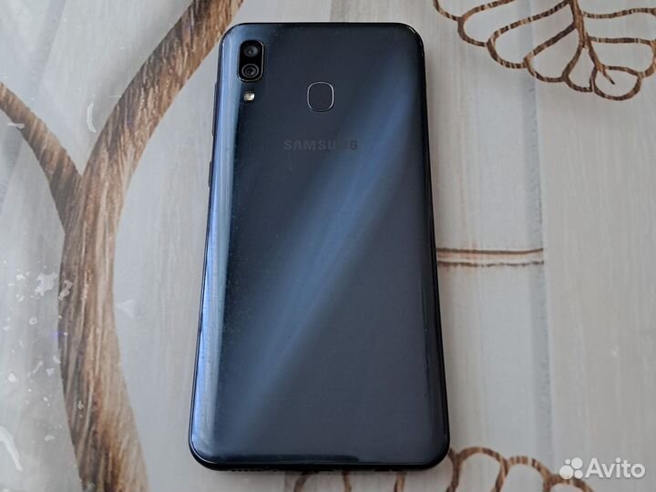 Samsung Galaxy A30, 4/64 ГБ