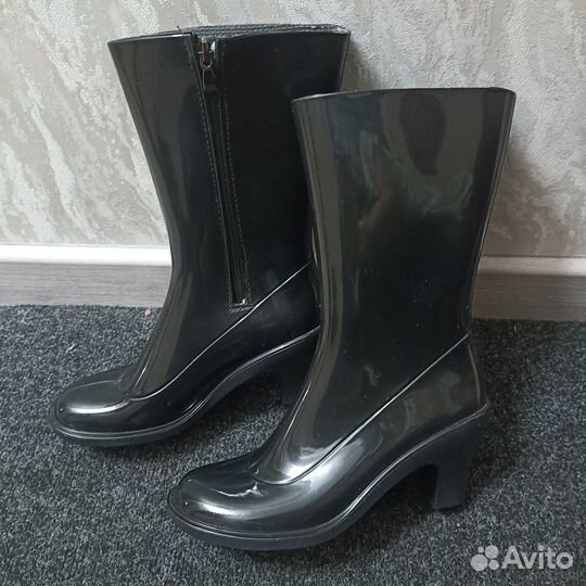 Резиновые сапоги