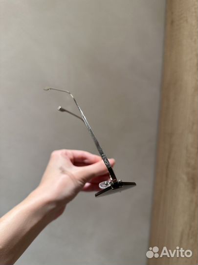 Солнечные очки женские fendi