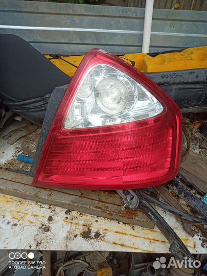 Задний правый фонарь Ниссан фуга