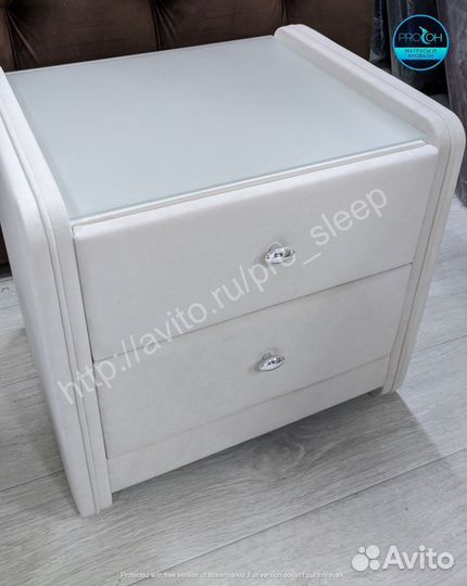 Прикроватные тумбы