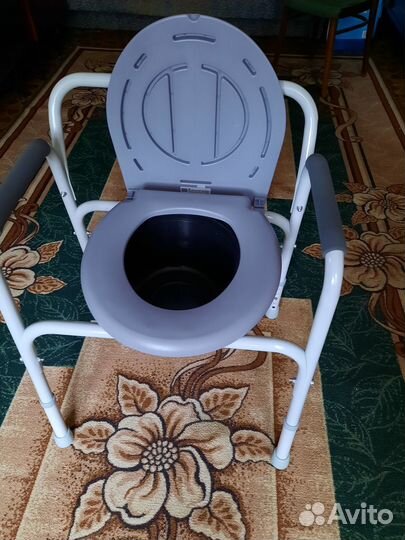 Санитарное кресло туалет