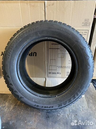 Bridgestone Blizzak Spike-01 215/65 R16