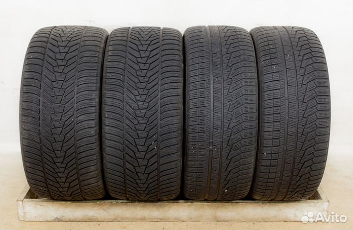 Hankook Winter I'Cept Evo 3 X W330A 265/40 R21 и 295/35 R21 105V