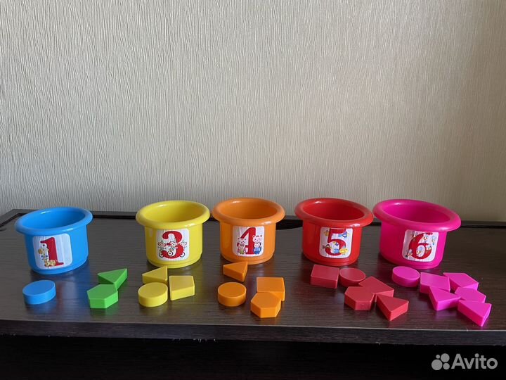 Пирамидка стаканчики