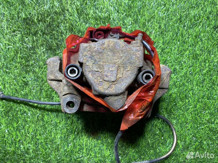 Суппорт передний правый Mercedes E-Class W210