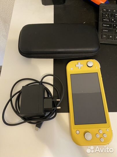 Приставка Nintendo Switch Lite