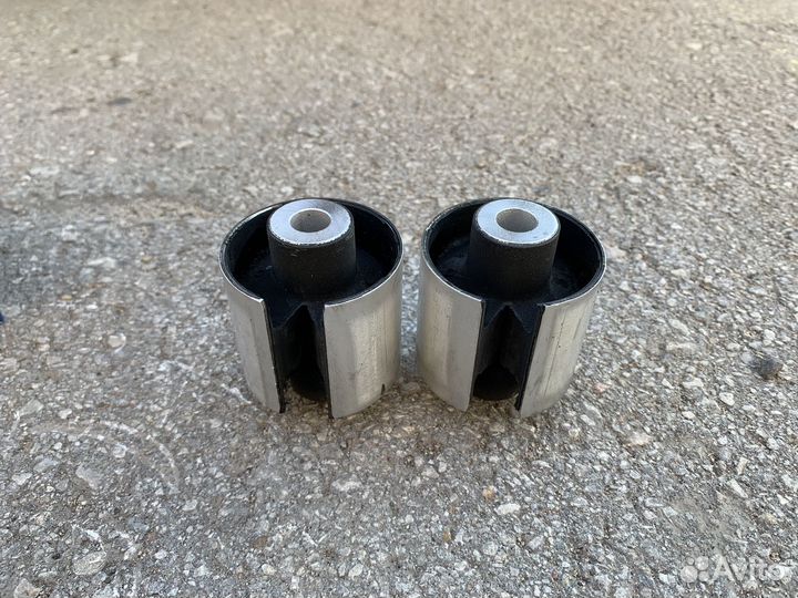 Сайлентблоки Н образного рычага BMW X5 E53