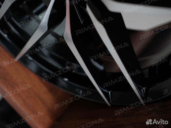 Литые диски HRE R17 на Solaris, Vesta. Арт650