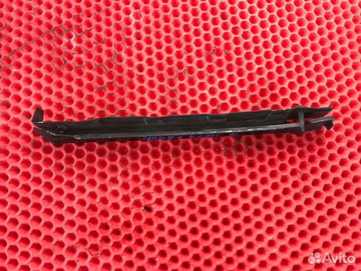 Кронштейн переднего бампера правый Мерседес W211