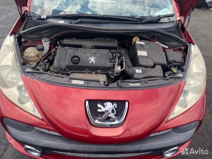 Усилитель бампера передний Peugeot 207