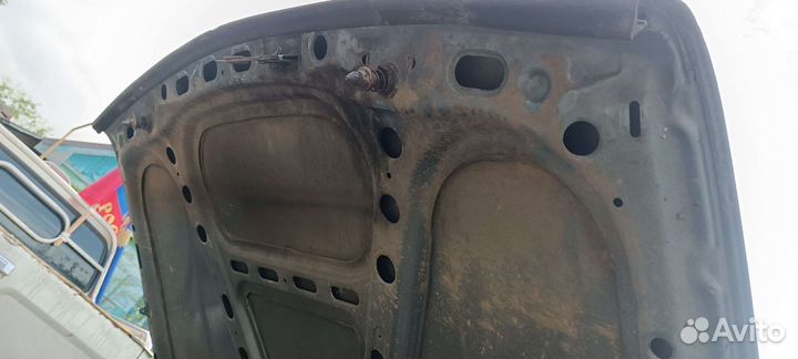 Капот Ауди 200