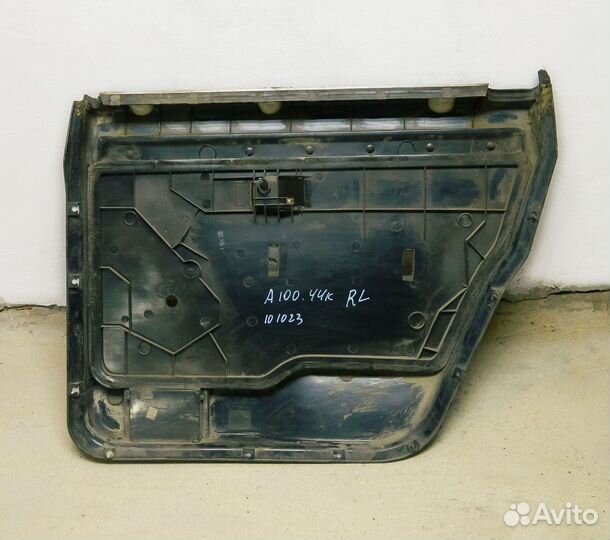 Обшивка двери задней левой Audi 100 C3
