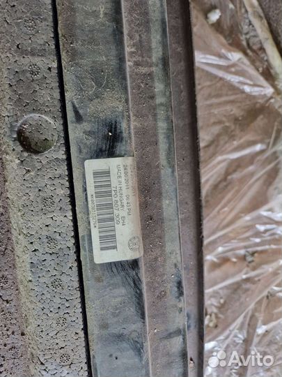 Усилитель заднего бампера VW Touareg NF