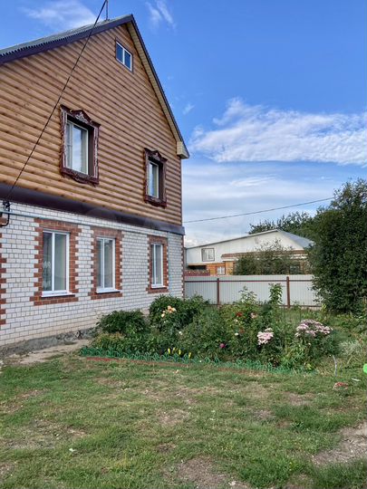 Дом 200 м² на участке 7 сот.