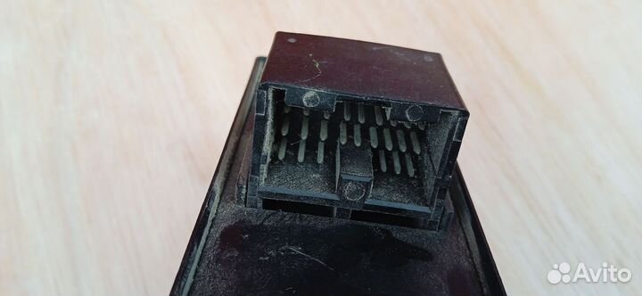 Блок управления стеклоподъемниками Geely Emgrand E