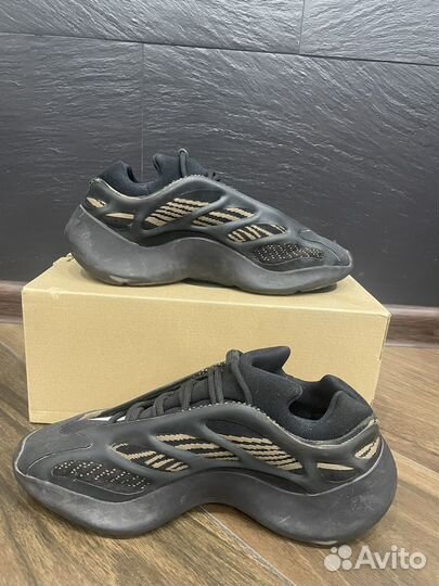 Yeezy boost 700 v3 clay brown