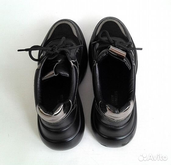 Кроссовки женские р.39